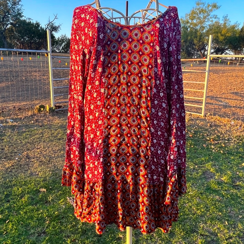 Short dress w bell sleeve